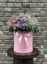 Цветочная композиция из Гипсофила и Розы в шляпной коробке в Савельевской