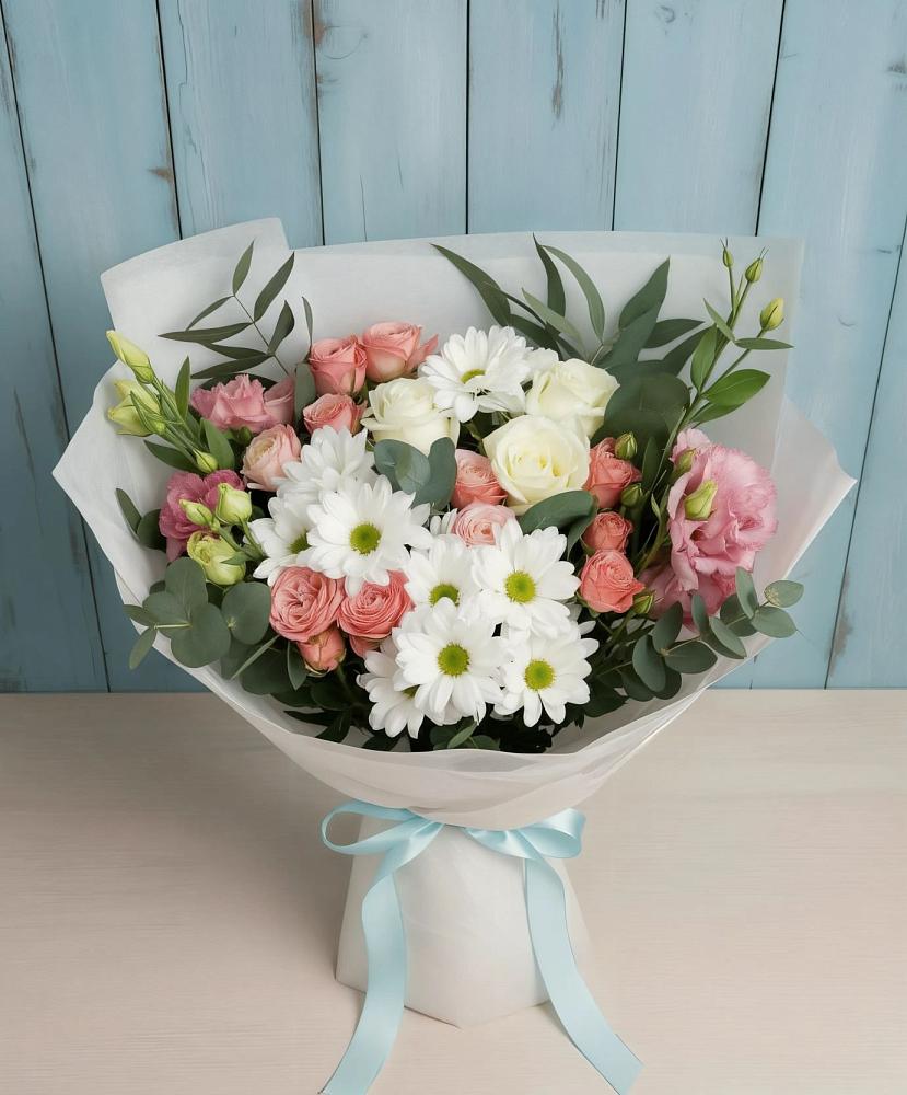 Букет цветов из: Розы, Лизиантусы и Хризантемы в Савельевской