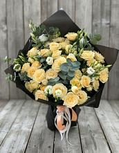 Букет цветов из:  Розы и Лизиантусы в Савельевской