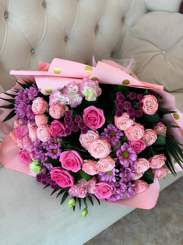 Букет цветов из: Хризантемы, Розы и Лизиантусы в Савельевской