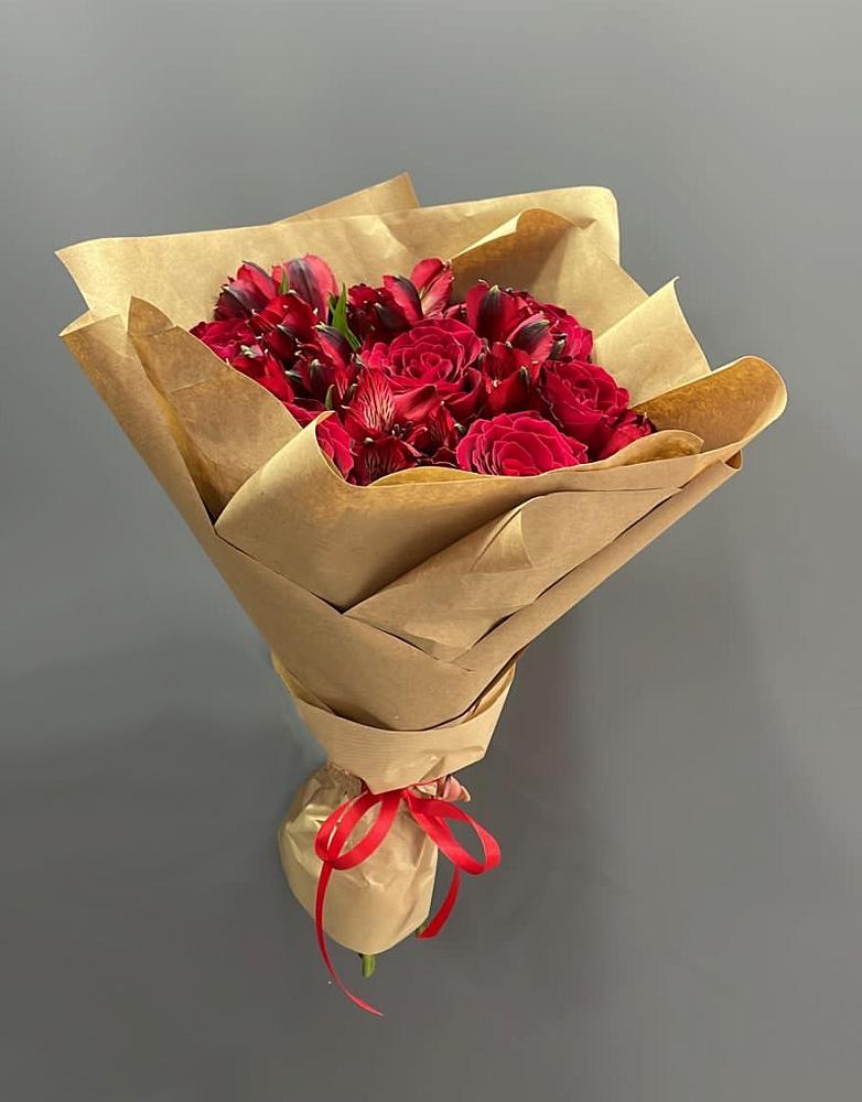 Букет цветов из: Альстромерии и Розы в Савельевской