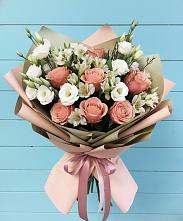 Букет цветов из:  Розы, Альстромерии и Лизиантусы в Савельевской