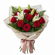 Букет цветов из:  Лилии и Розы в Савельевской