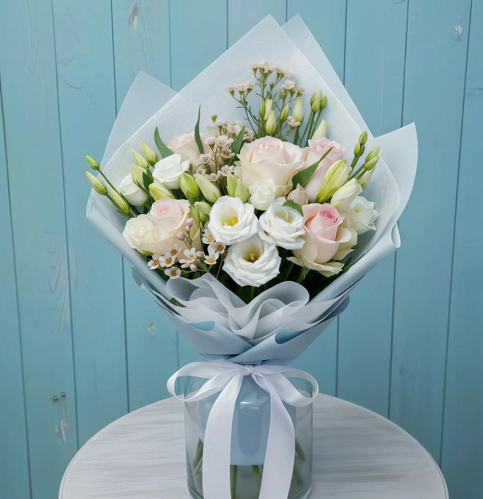 Букет цветов из: Розы и Лизиантусы в Савельевской