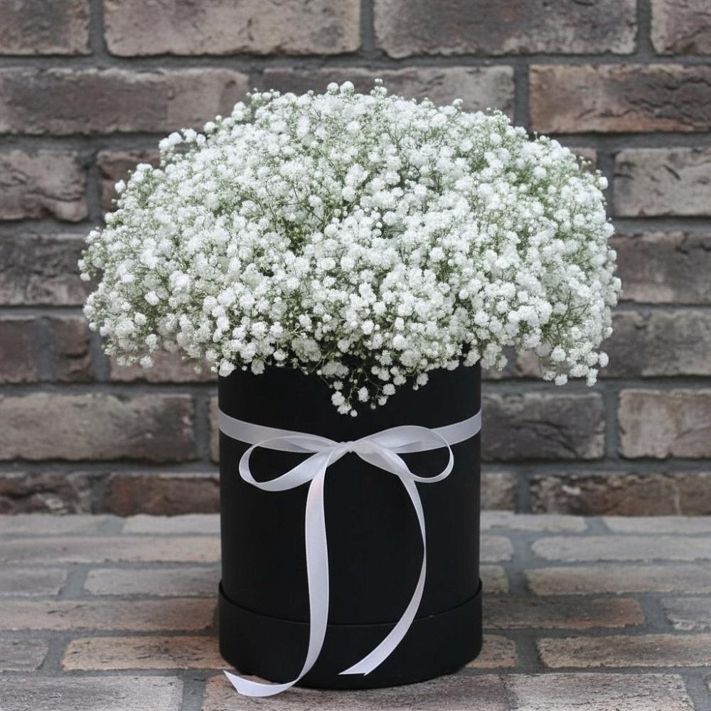 Цветочная композиция из Гипсофила в шляпной коробке в Савельевской