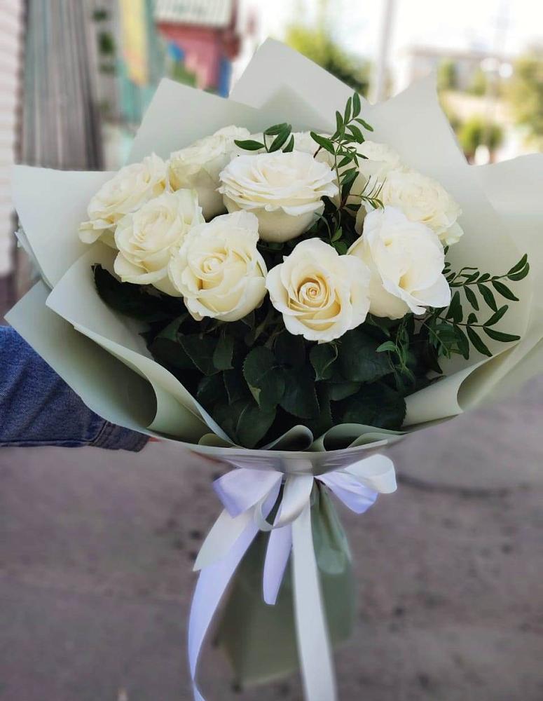 Букет Белые розы Проуд в Савельевской