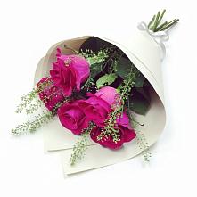 Букет цветов из:  Розы в Савельевской