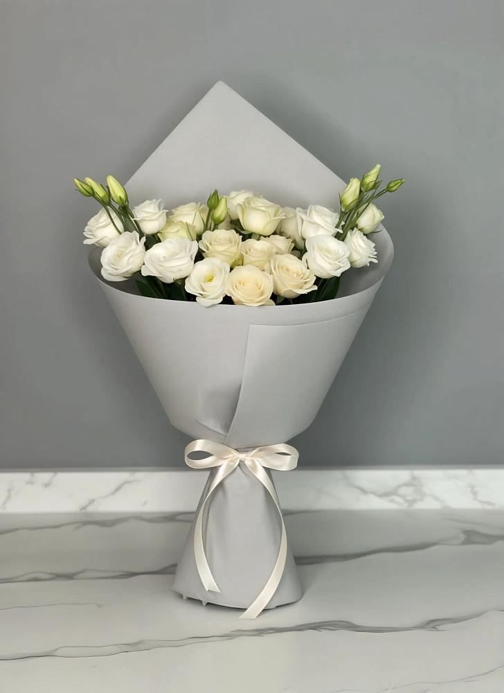 Букет цветов из: Розы и Лизиантусы в Савельевской