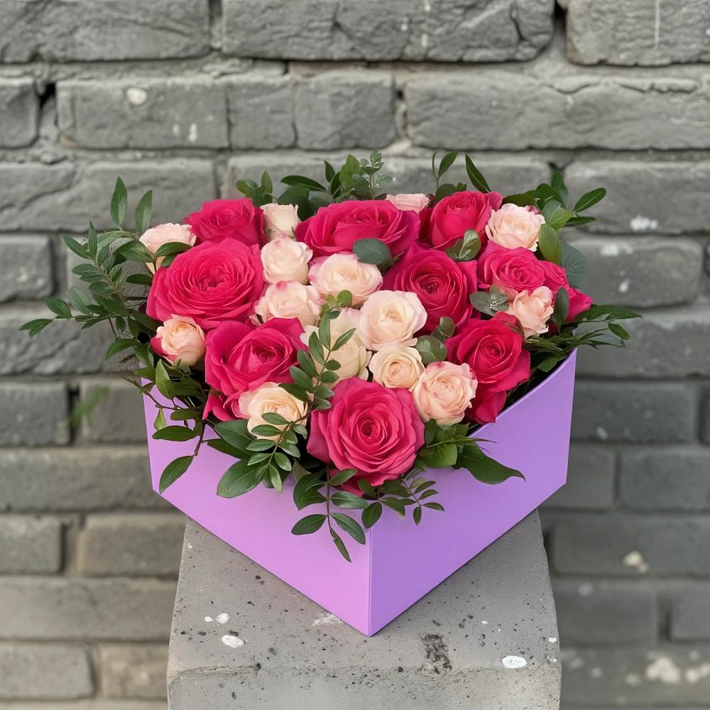 Цветочная композиция из Розы в коробке в Савельевской