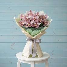 Букет цветов из:  Орхидеи и Розы #REPLACE_PRED# Савельевской