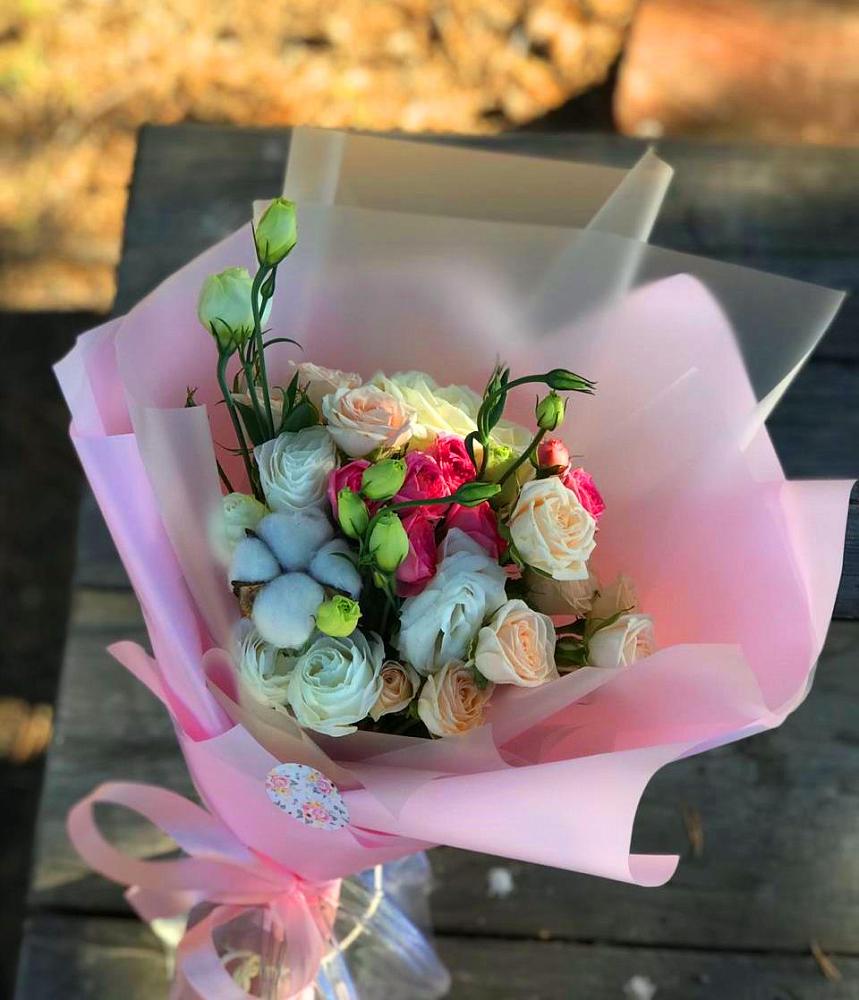 Букет цветов из: Розы и Лизиантусы в Савельевской