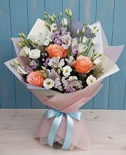 Букет цветов из:  Лизиантусы, Розы, Альстромерии и Гипсофила в Савельевской
