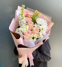 Букет цветов из:  Хризантемы и Розы в Савельевской