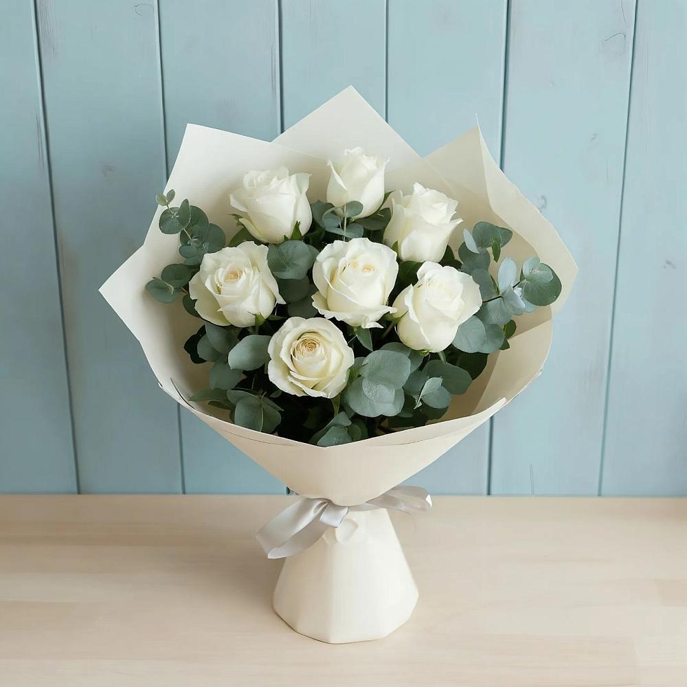 Букет Белые розы в Эвкалипте в Савельевской