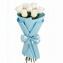 Букет 7 белых роз Проуд в Савельевской