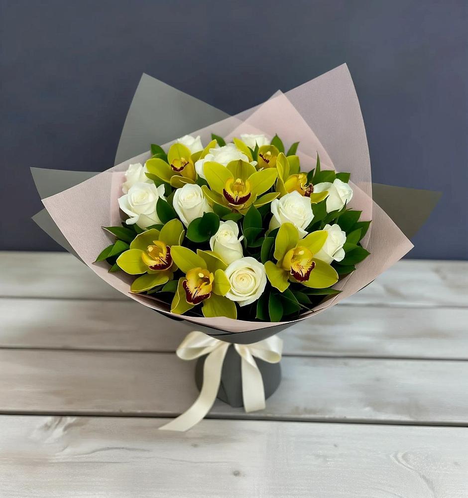 Букет цветов из: Орхидеи и Розы в Савельевской