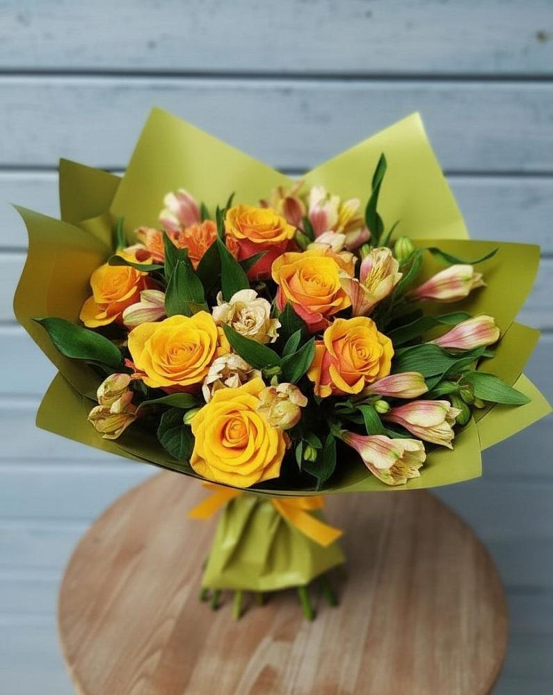 Букет цветов из: Альстромерии и Розы в Савельевской