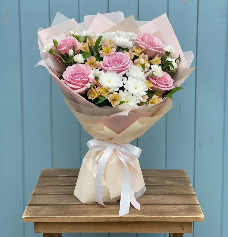 Букет цветов из: Гвоздики, Орхидеи и Розы в Савельевской