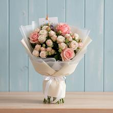 Букет цветов из:  Розы в Савельевской