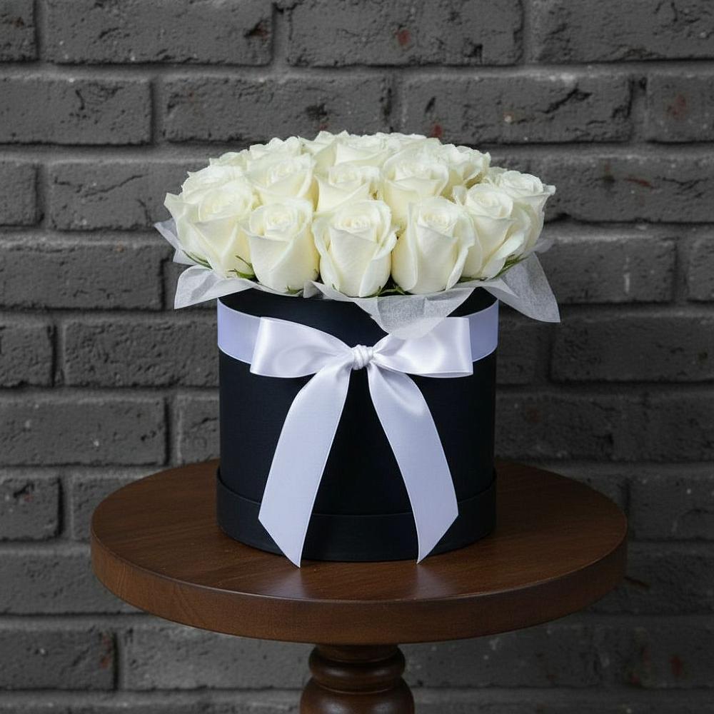 Цветочная композиция из Розы в шляпной коробке в Савельевской