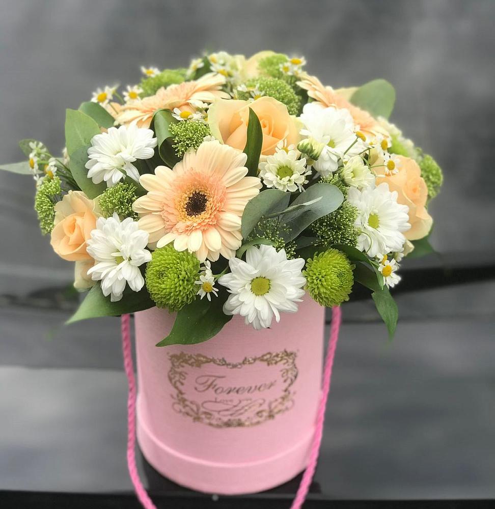 Цветочная композиция из Розы, Герберы и Хризантемы в шляпной коробке в Савельевской