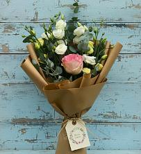 Букет цветов из:  Розы и Лизиантусы в Савельевской