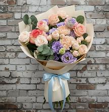 Букет цветов из:  Розы, Лизиантусы и Гвоздики в Савельевской