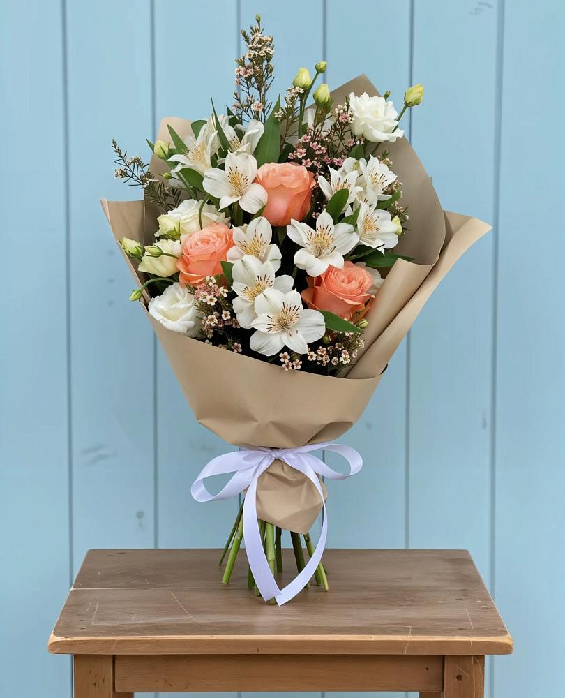 Букет цветов из: Альстромерии, Лизиантусы, Розы и Хризантемы в Савельевской