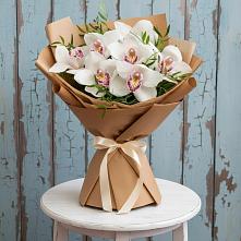 Букет цветов из:  Орхидеи и Розы #REPLACE_PRED# Савельевской