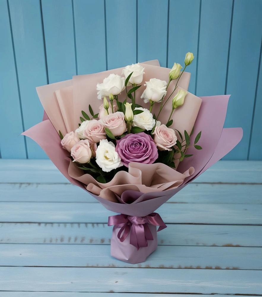 Букет цветов из: Розы и Лизиантусы в Савельевской